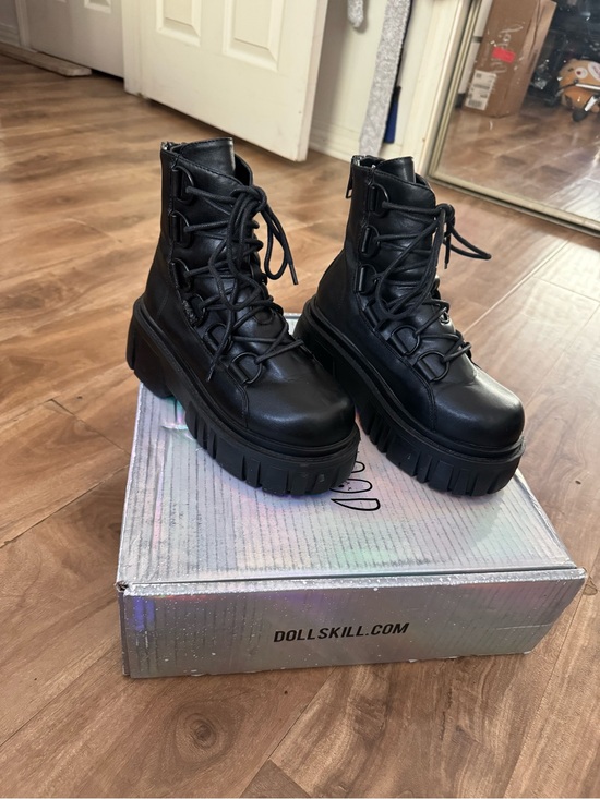 Dolls Kill Shoes - Dolls Kill Black Chunky Platform Lace-Up Combat Boots